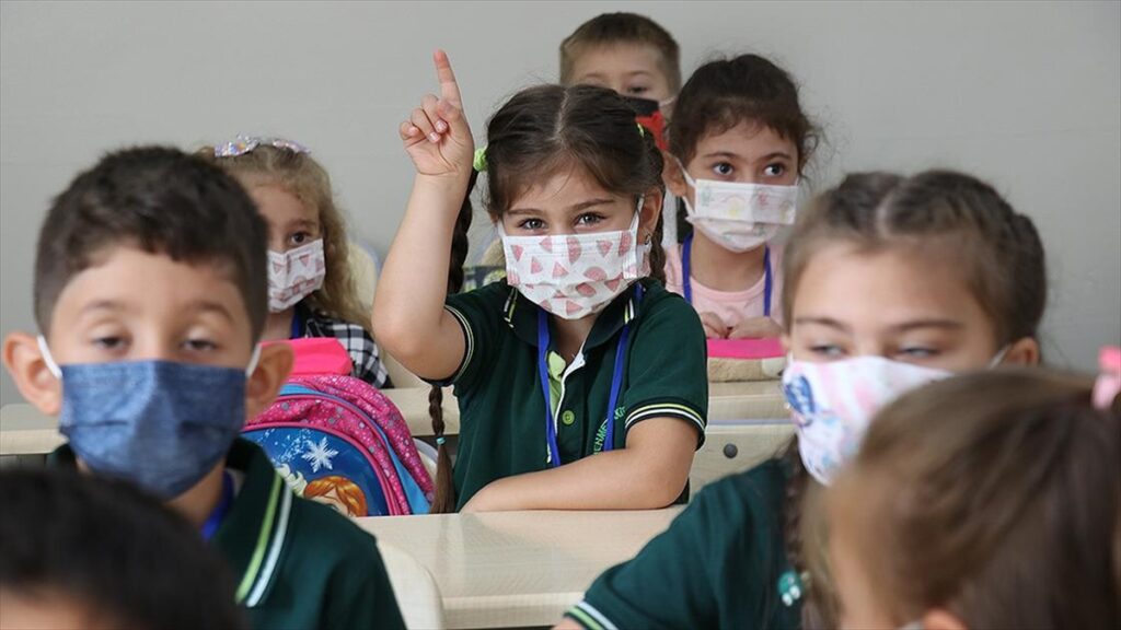 Yüz yüze eğitimin sürdürülebilir olması için tedbirlere ‘tam uyum’ şart