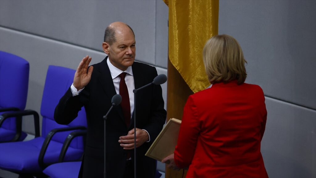 Olaf Scholz Almanya’nın yeni başbakanı oldu