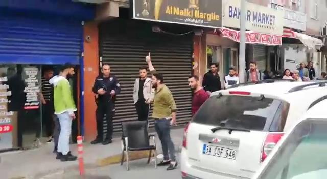 Sokak ortasında sandalye atıp “erkekseniz gelin” diyen Suriyeli konuştu: Kimseye hakaret etmedim