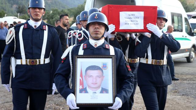 Şehit astsubay son yolculuğuna uğurlandı