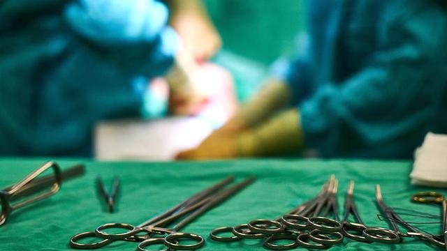 Hastalarından ‘bıçak parası’ isteyen doktor tutuklandı