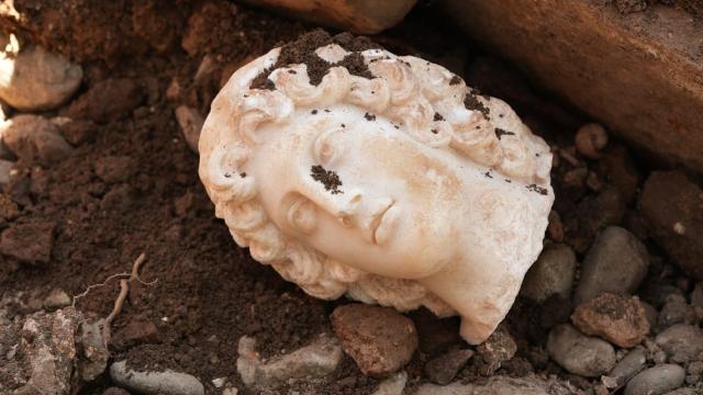 Büyük İskender’in heykel başı bulundu
