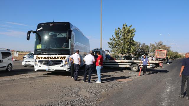 Diyarbakır’da zincirleme kazada biri ağır 4 kişi yaralandı