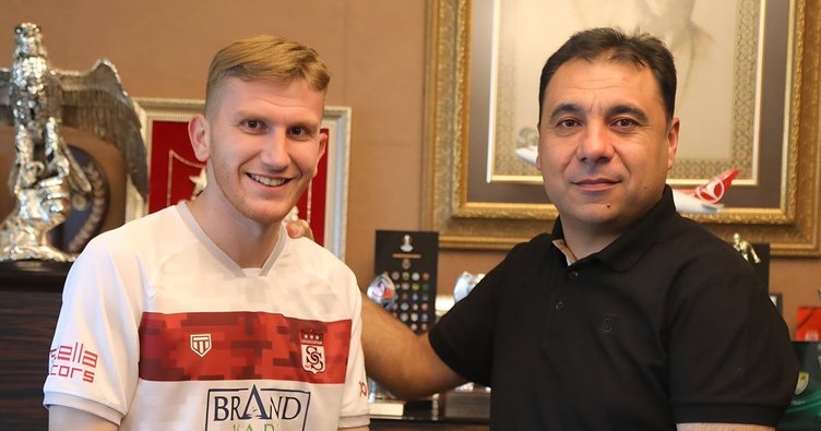 Fenerbahçe, Burak Kapacak’ı Sivasspor’a kiraladı