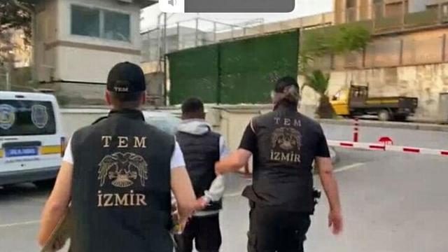 İzmir’de FETÖ’nün TSK yapılanmasına operasyon: 9 gözaltı