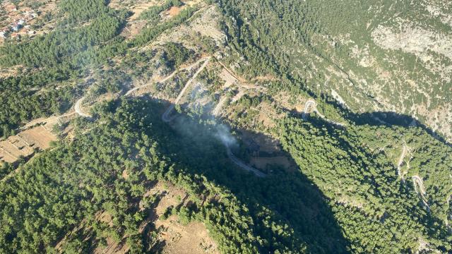 Muğla’daki orman yangınına müdahale ediliyor