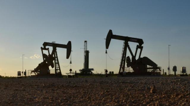 Suudi Arabistan petrol üretimi kesintisini yıl sonuna kadar uzattı