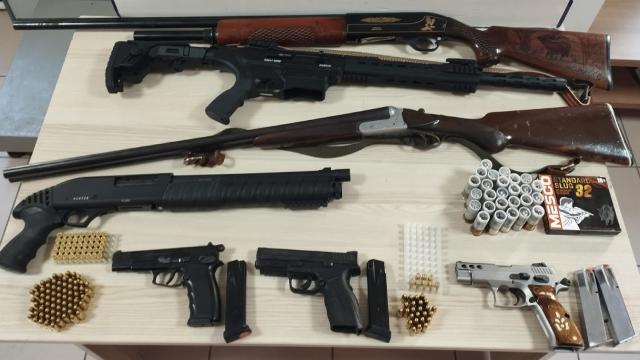 Samsun’da silahla havaya ateş açarak sosyal medyada paylaşan 4 zanlı yakalandı