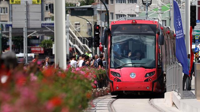 Bursa’da tramvaya ateş eden zanlı tutuklandı