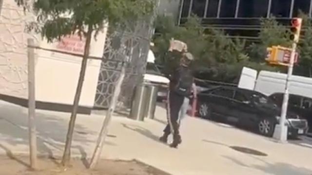 New York’taki Türkevi önünde Kur’an-ı Kerim’e saldırı