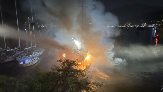 Fethiye’de bir teknede yangın çıktı
