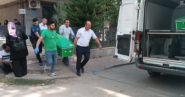 Eski sevgili dehşet saçtı! Ayrıldığı sevgilisini öldürüp, annesini yaraladı; intihar etti