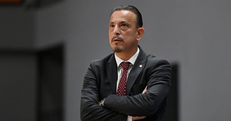 Galatasaray Kadın Basketbol Takımı’nda başantrenör Alper Durur ile yollar ayrıldı