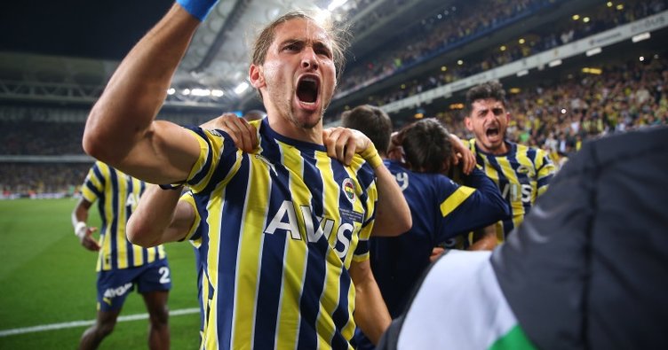 Son dakika: Fenerbahçe, Crespo’nun sözleşmesini 2025’e kadar uzattı