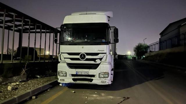 Ankara’da bir kişi tır ve dorse arasına sıkışarak hayatını kaybetti