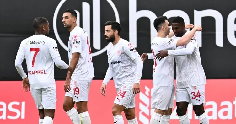 8 gollü düelloda kazanan Pendikspor! Isparta 32 Spor’u elediler