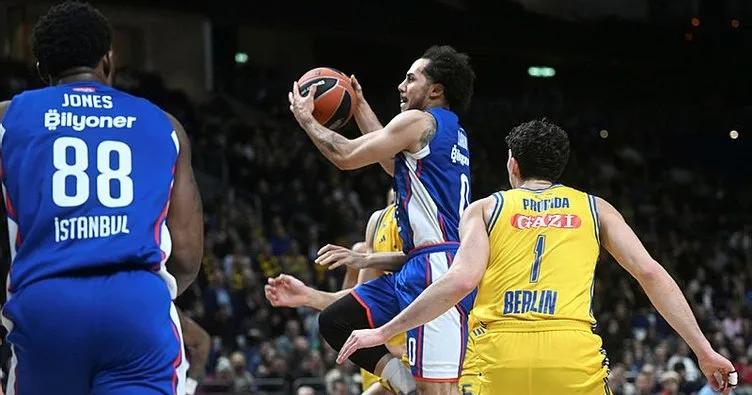 Anadolu Efes, Alba Berlin’i rahat geçti!